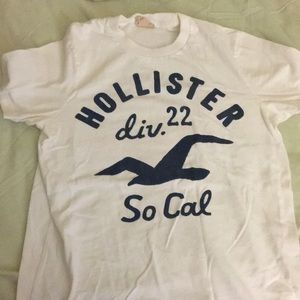 Hollister T shirt